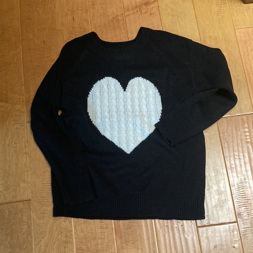 Heart sweater - Picture 9 of 12